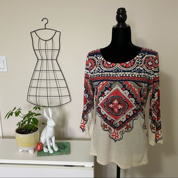 Intricate red and navy print cream top. - Picture 2 of 7